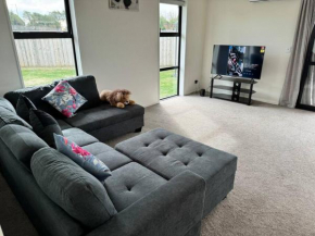 Location ,location sunny house in rolleston